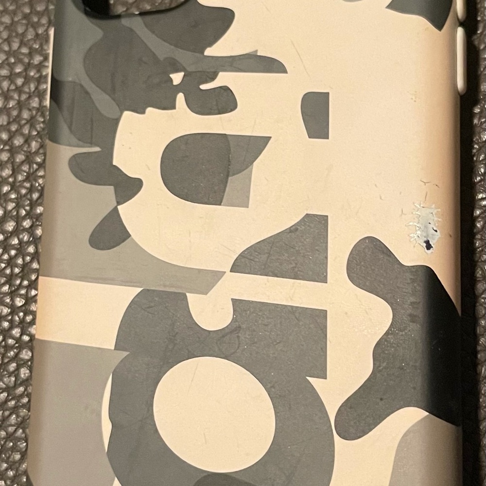 Used Supreme iPhone 11 Snow Camo Case